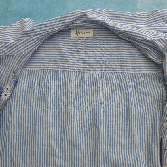 Style & Co Petite Cotton Floral Embroidered Button Up Blouse - Picture 4 of 5